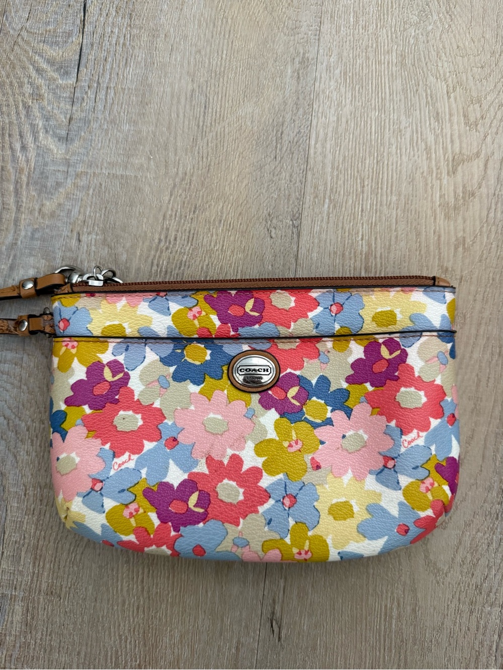 COACH Peyton floral wristlet rare & retired style